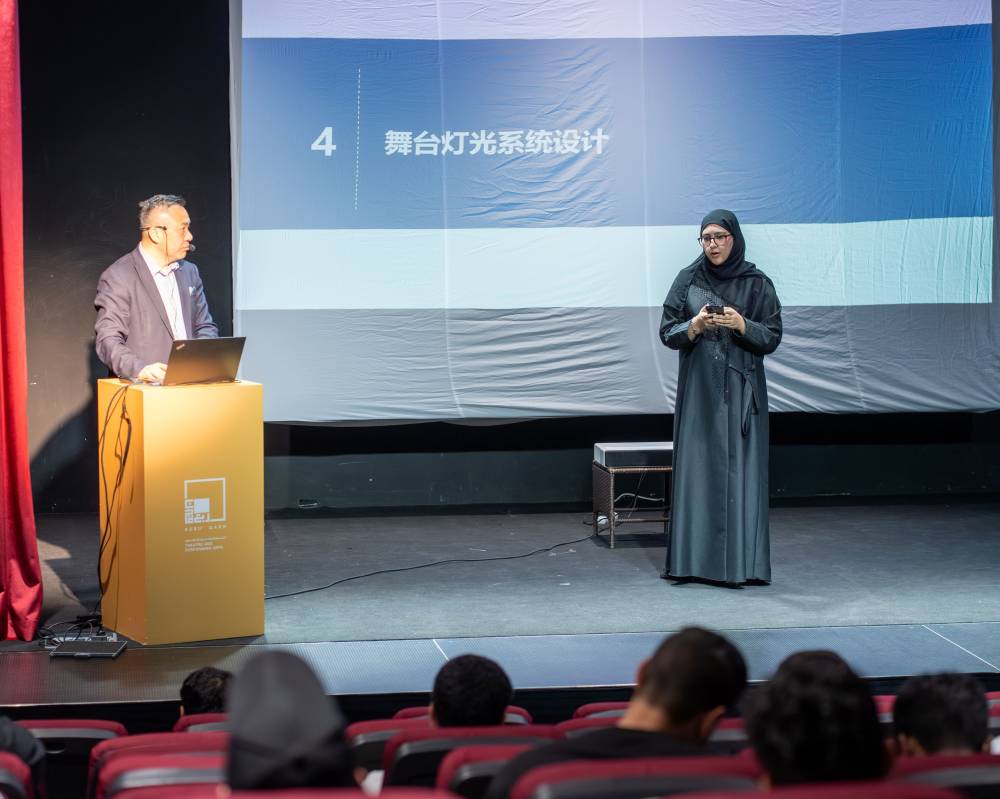 الشارقة.-شراكة-مع-الصين-لتنمية-المواهب-في-«المسرح-الرقمي»