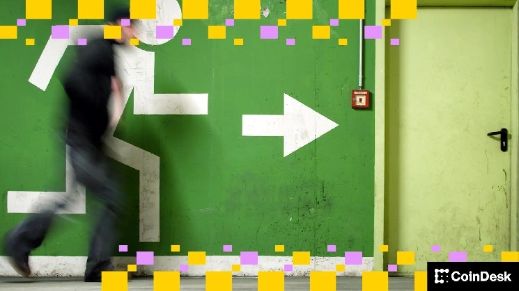 يتذبذب-سوق-العملات-المشفرة-مع-تجاهل-المستثمرين-للأخبار-الجيدة،-والبحث-عن-“منحدر-الخروج”