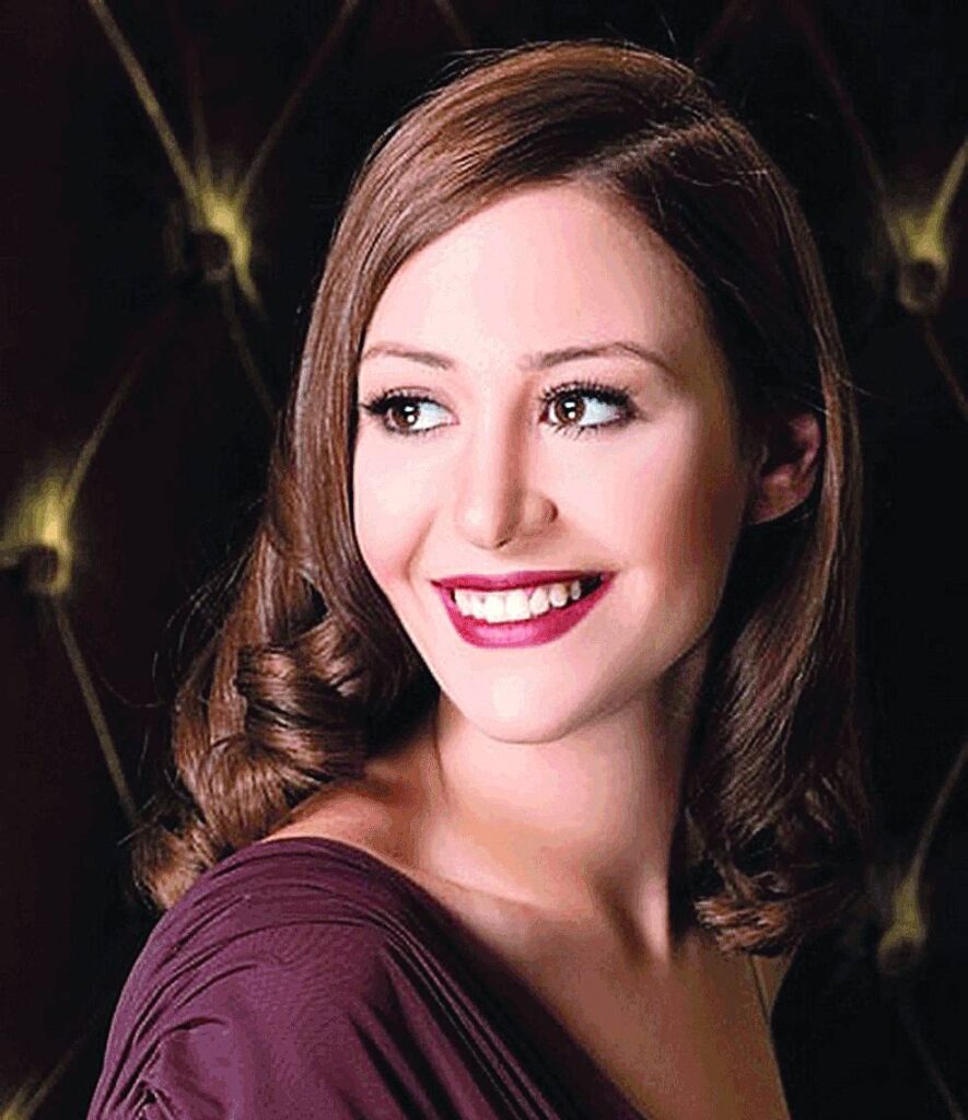 منة-شلبي.-ممرضة-في-«عنبر-الموت»