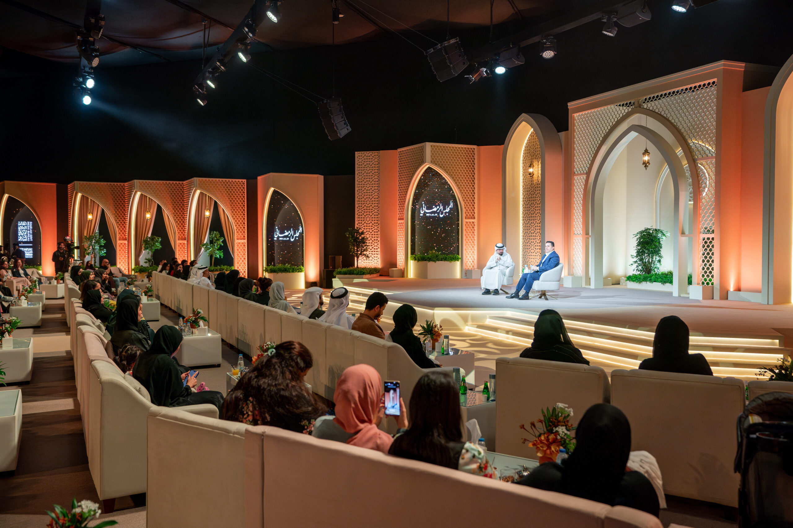 المجلس-الرمضاني-لنادي-الشارقة-للصحافة-يواصل-مسيرة-15-عامًا-من-الحوار-المعرفي