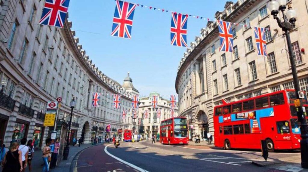 انخفاض-معدل-التضخم-في-بريطانيا-لأدنى-مستوى-منذ-مارس-الماضي