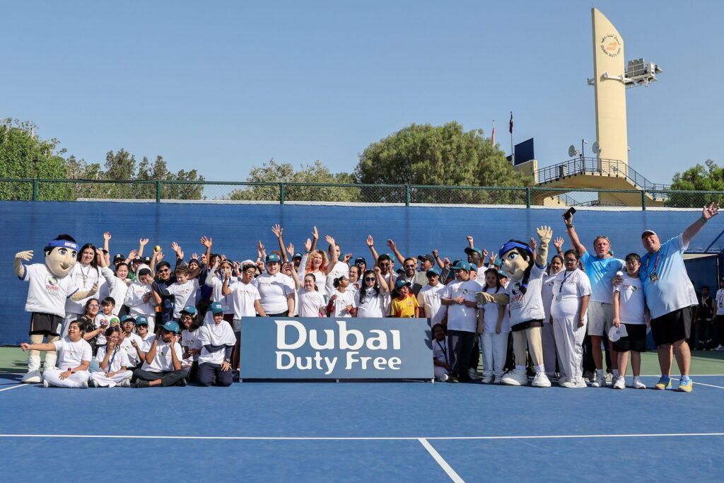 المصنفة-العالمية-سينياكوفا-تلهم-أصحاب-الهمم-في-“يوم-الأطفال”-ببطولة-دبي-للتنس