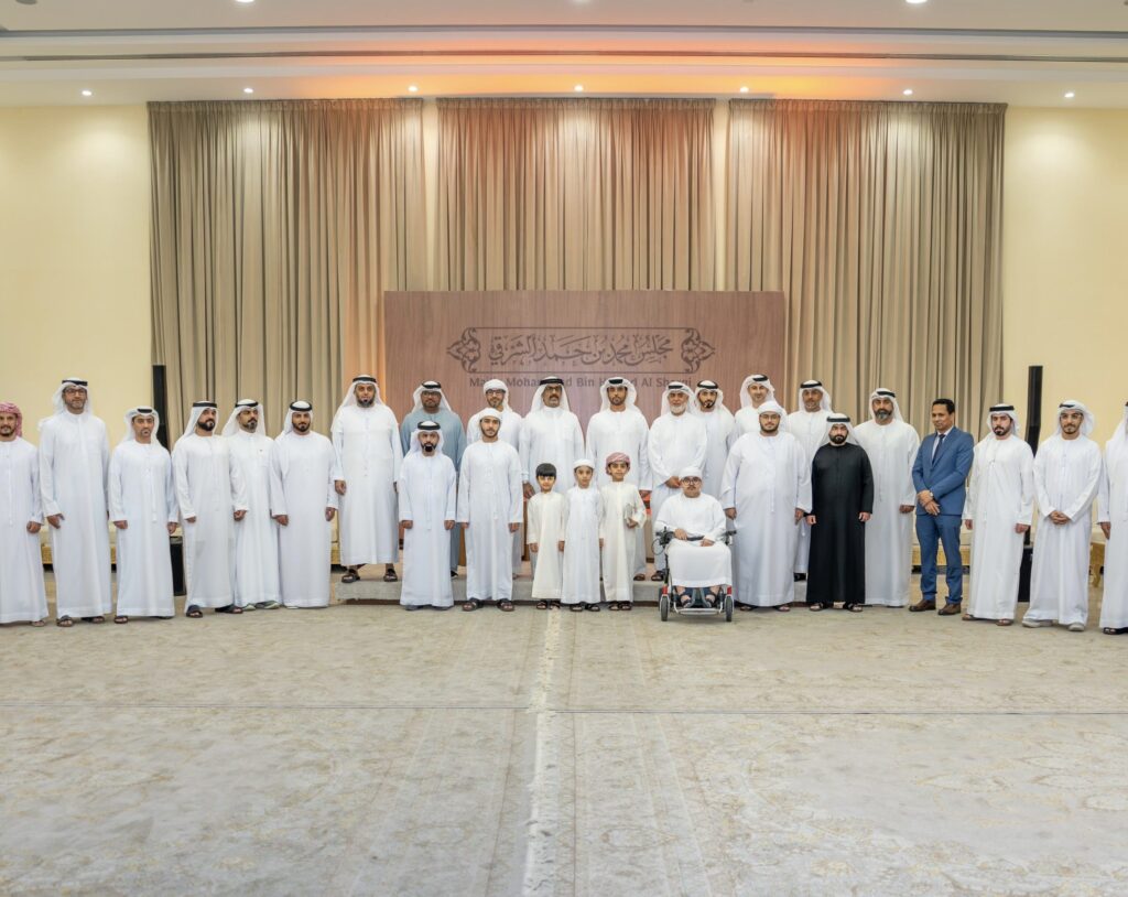 مجلس-محمد-بن-حمد-الشرقي-يناقش-القيم-الرمضانية-ودورها-في-تعزيز-الترابط-الأسري