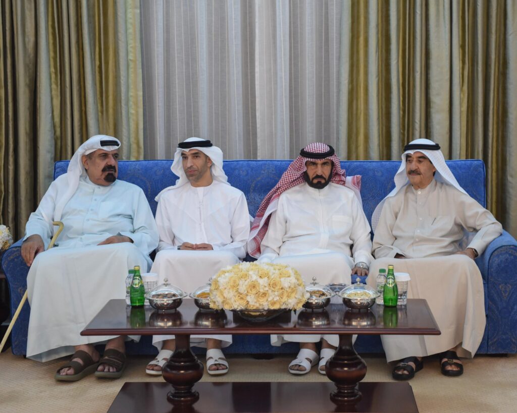 حاكم-أم-القيوين-يستقبل-الشيوخ-والمسؤولين-وجموع-المهنئين-برمضان