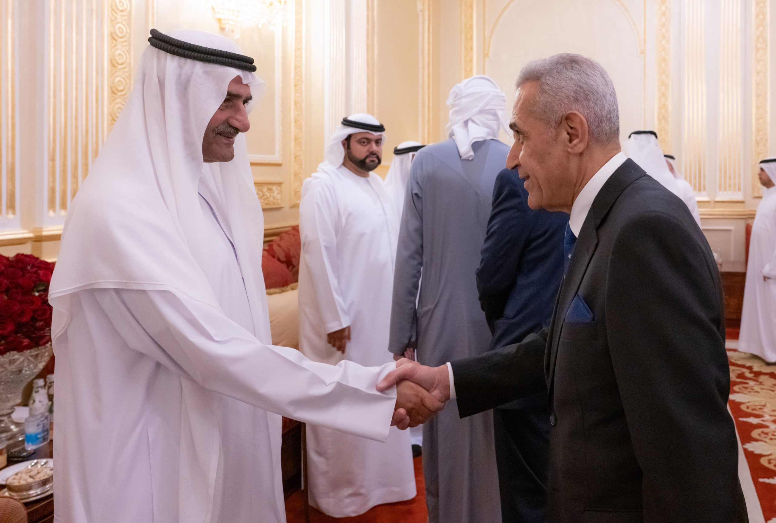 حمد-الشرقي-يستقبل-عبدالله-آل-حامد-وسفيرالبحرين-والمهنئين-بشهر-رمضان-بحضور-ولي-عهد-الفجيرة