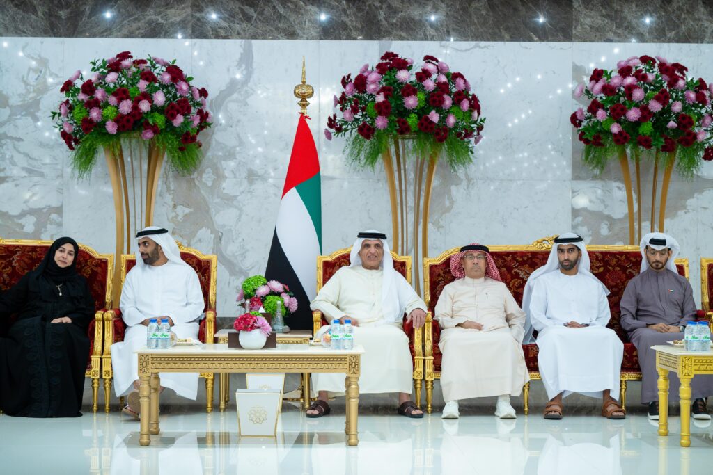 سعود-بن-صقر-يواصل-استقبال-المهنئين-بشهر-رمضان-المبارك