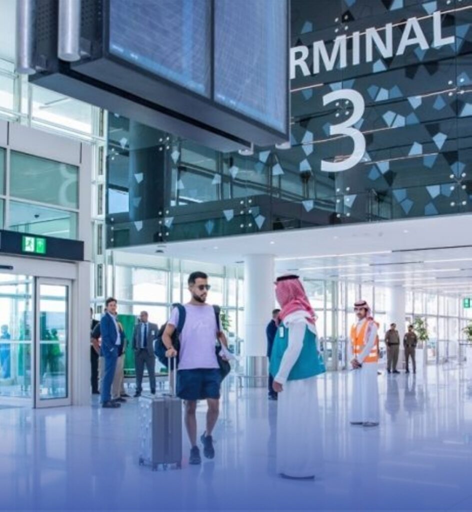 مطارات-المملكة-تدعو-المسافرين-للتأكد-من-حالة-الرحلات