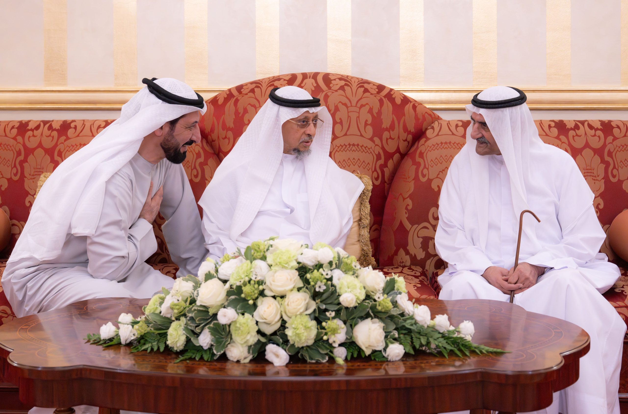 حمد-الشرقي-يستقبل-جموع-المهنئين-بشهر-رمضان-بحضور-ولي-عهد-الفجيرة