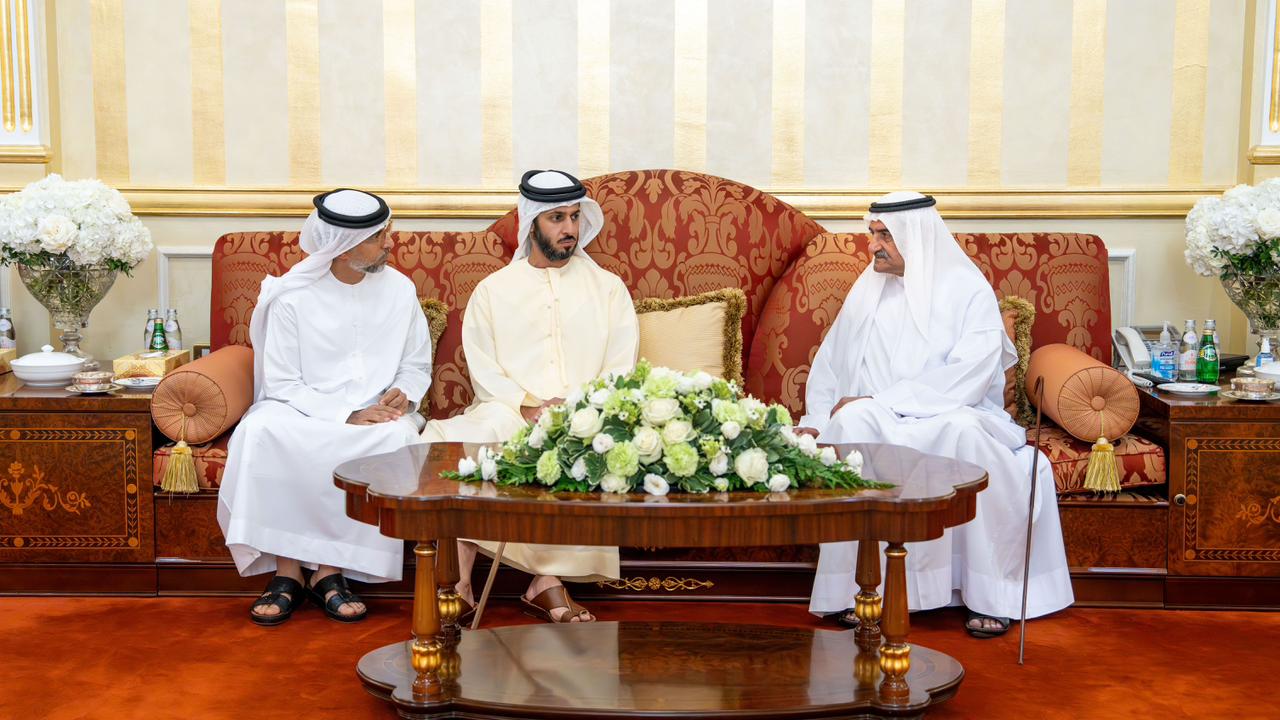 حمد-الشرقي-يستقبل-زايد-بن-حمد-آل-نهيان-وسهيل-المزروعي-وأحمد-الصايغ-والمهنئين-بشهر-رمضان