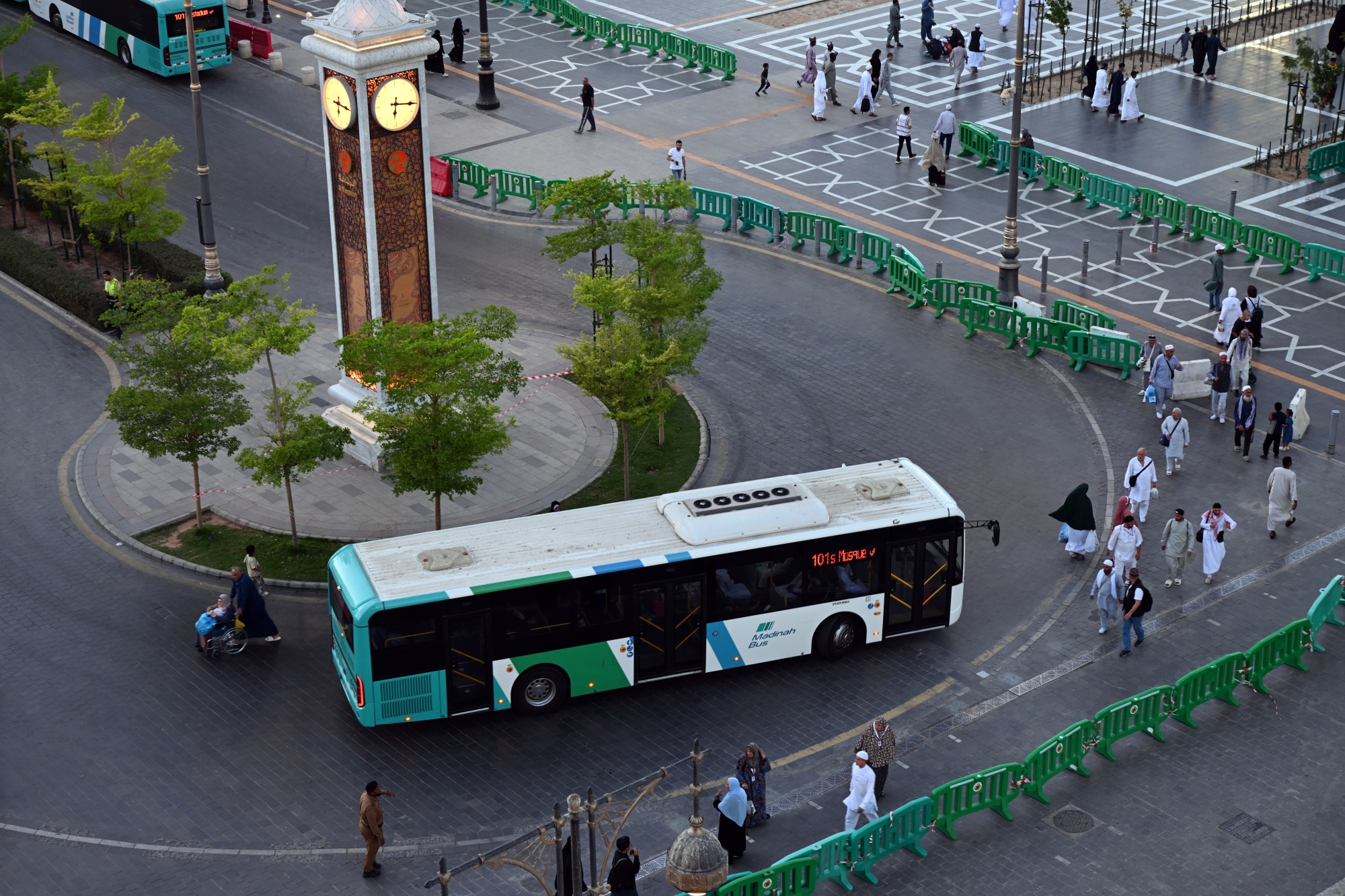 فرصة-استثمارية-لتشغيل-منظومة-حافلات-سياحية-بالمدينة