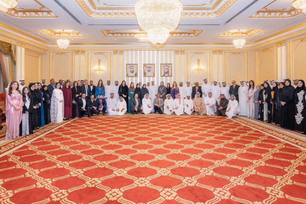 حمد-الشرقي-يستقبل-عيسى-بن-زايد-وعبدالرحمن-العويس-وإعلاميين-والمهنئين-بشهر-رمضان-بحضور-ولي-العهد