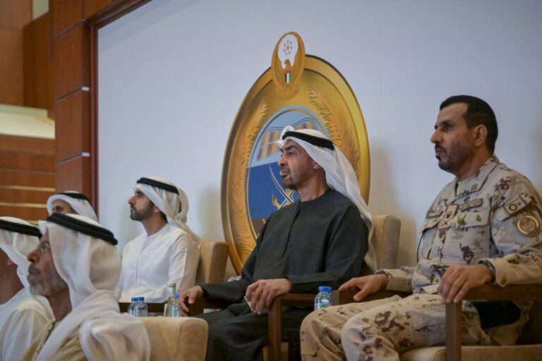 رئيس-الدولة-يزور-وزارة-الدفاع