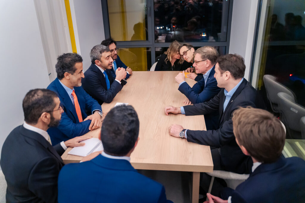 عبدالله-بن-زايد-ووزير-الخارجية-الألماني-يبحثان-في-نيقوسيا-تداعيات-الاعتداءات-الصاروخية-الإيرانية-الغاشمة-على-الإمارات-ودول-المنطقة