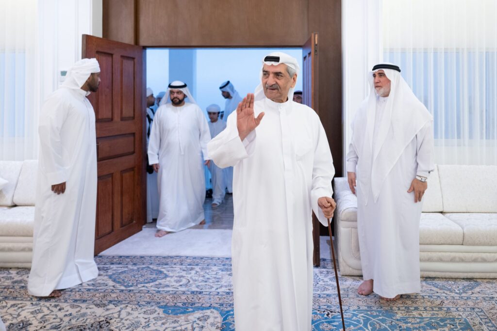 حاكم-الفجيرة-يحضر-مأدبة-إفطار-أقامها-ابناء-المرحوم-حمد-بن-سيف-الشرقي