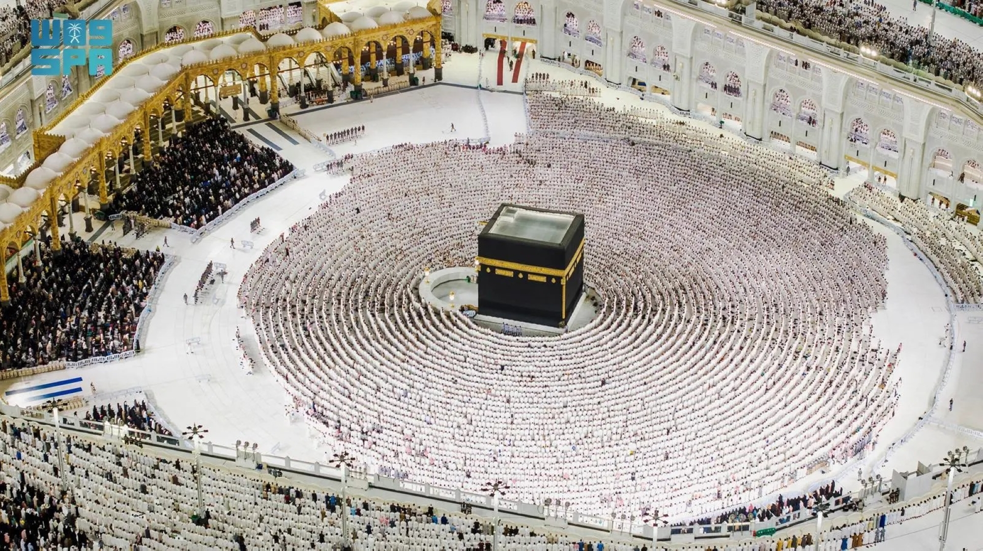 أجواء-إيمانية-مفعمة-بالسكينة-في-ليلة-23-بالمسجد-الحرام