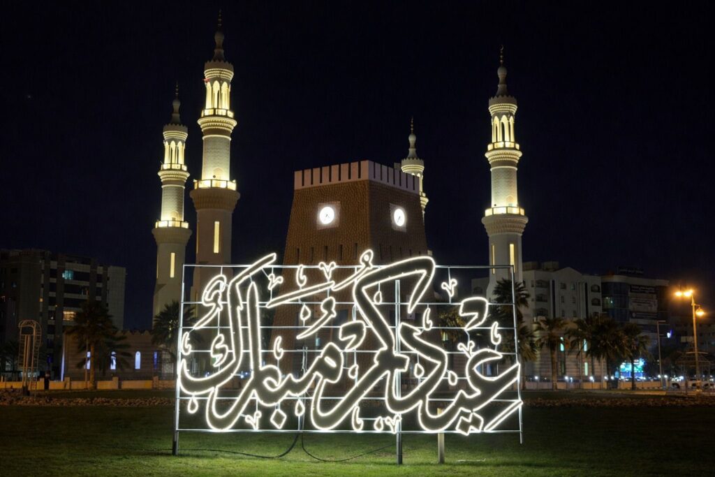 دبا-الفجيرة-تتزين-استعداداً-لاستقبال-عيد-الفطر-المبارك