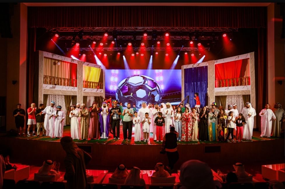 أكاديمية-الفجيرة-للفنون-الجميلة-تنظم-عرضاً-مسرحيا-كوميدياً-في-عيد-الفطر