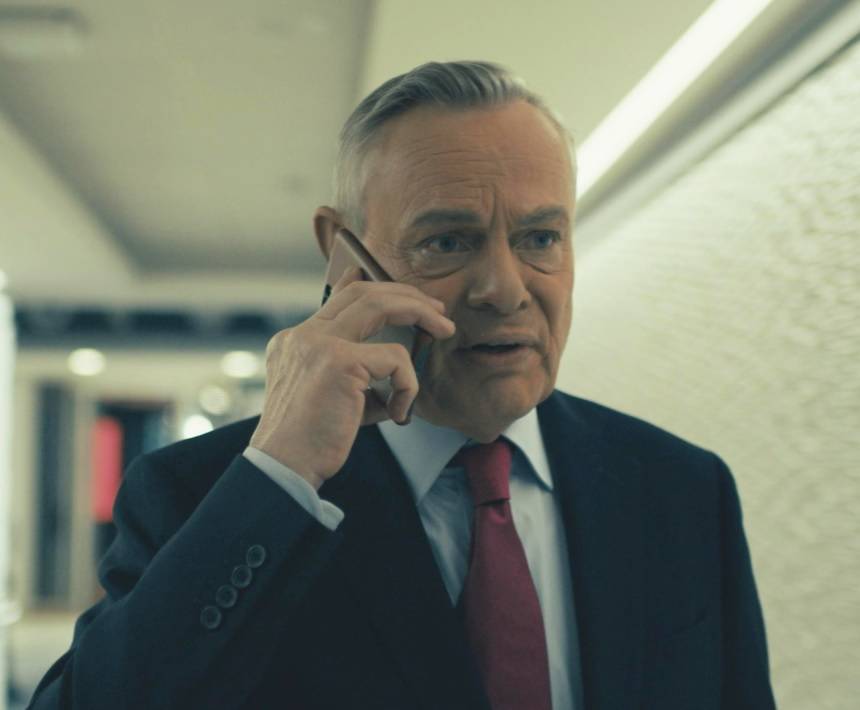 «السلطة».-مسلسل-عن-الجانب-المظلم-لكبير-مذيعي-«بي-بي-سي»