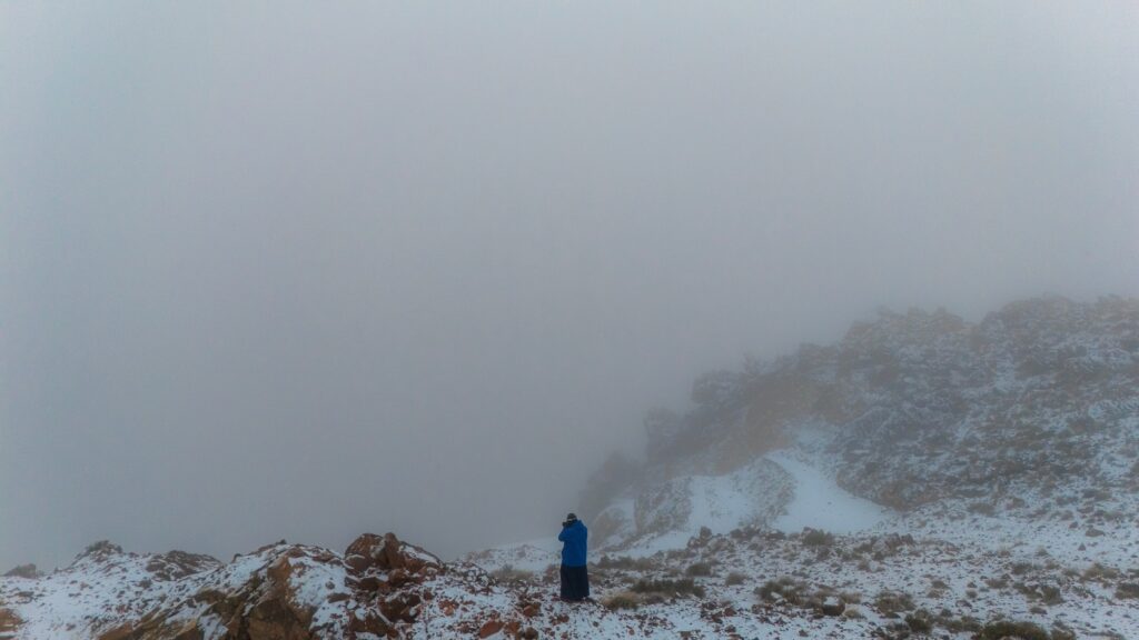 الثلوج-ترسم-لوحة-مبهجة-تنعش-السياحة-في-جبل-اللوز