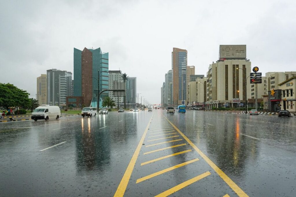 الفجيرة:-جميع-طرق-الإمارة-تشهد-حركة-مرورية-انسيابية-ولا-توجد-إغلاقات