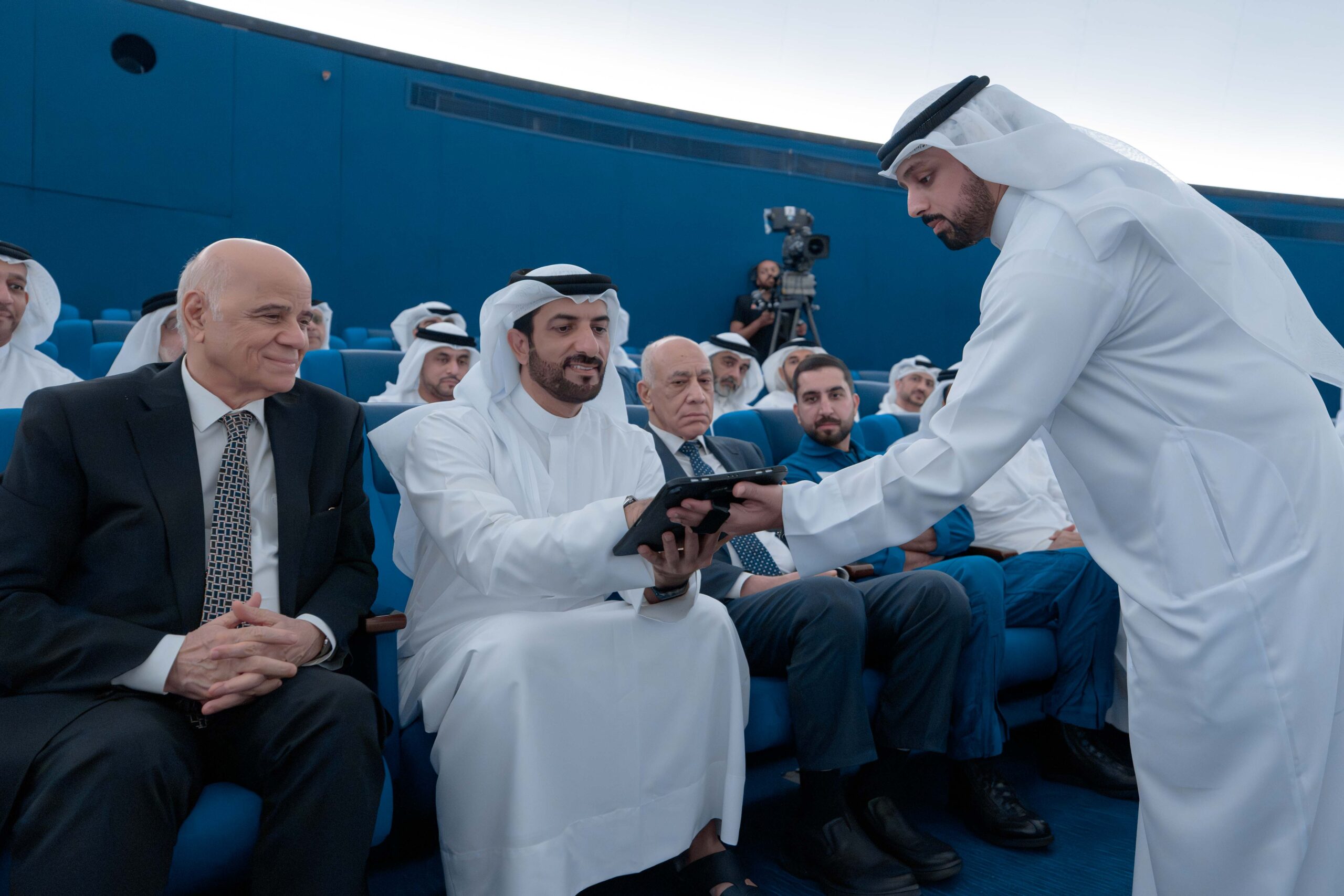 سلطان-بن-أحمد-القاسمي-يطلق-الهوية-المؤسسية-لمجمع-الشارقة-للفضاء-والفلك