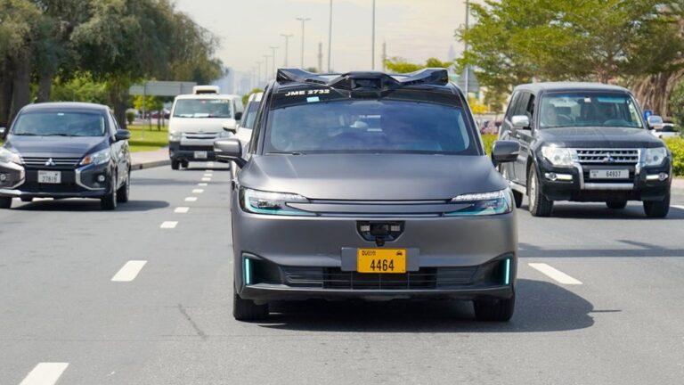 بدء-التشغيل-التجاري-للتاكسي-ذاتي-القيادة-في-منطقتي-أم-سقيم-وجميرا-بدبي