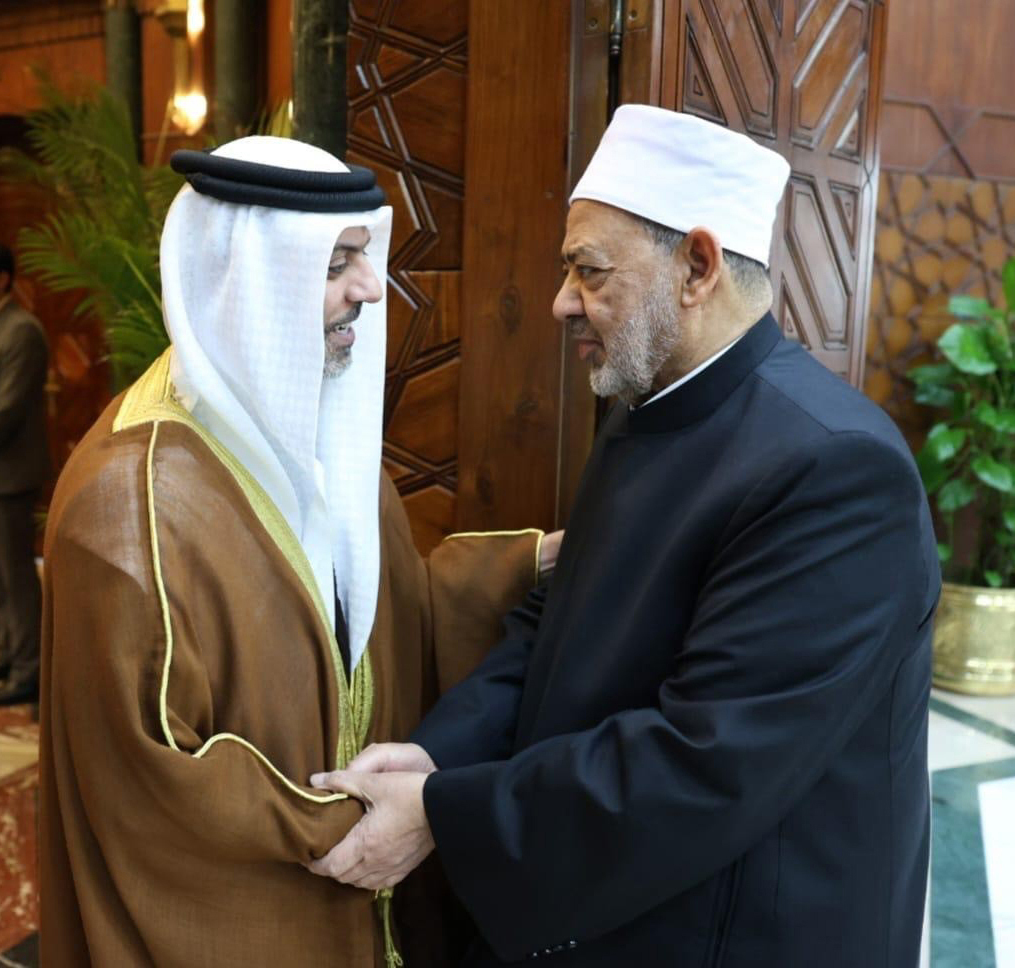 سفير-الإمارات-يلتقي-شيخ-الأزهر-لبحث-تعزيز-التعاون