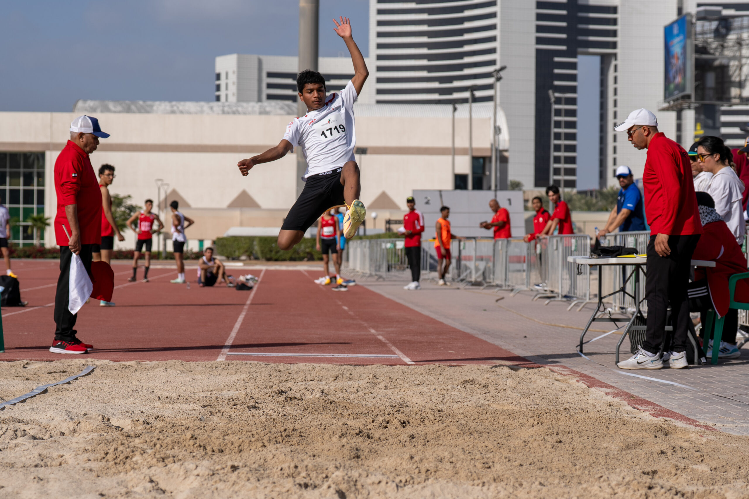 كأس-نائب-رئيس-الدولة-لألعاب-القوى-تستقطب-341-لاعباً-ولاعبة