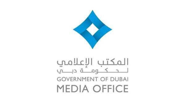 دبي.-التعامل-مع-حادث-بسيط-ناتج-عن-سقوط-شظايا-على-واجهة-مبنى-شركة-أوراكل