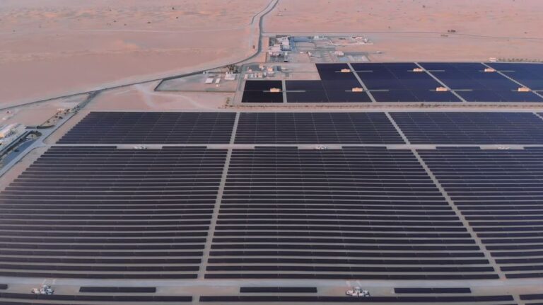 الإمارات.-مشاريع-واستثمارات-عالمية-في-الطاقة-النظيفة-خلال-2026