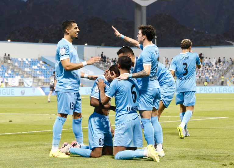 دبا-يتخطى-الظفرة-برأسية-كوليبالي-ويُحيي-آمال-البقاء-في-الأضواء