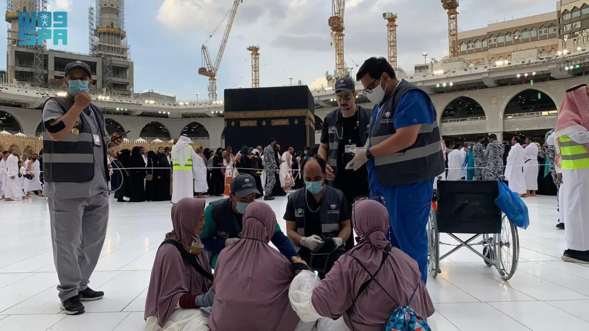 12-ألف-متطوع-يدعمون-جهود-الهلال-الأحمر-في-مكة