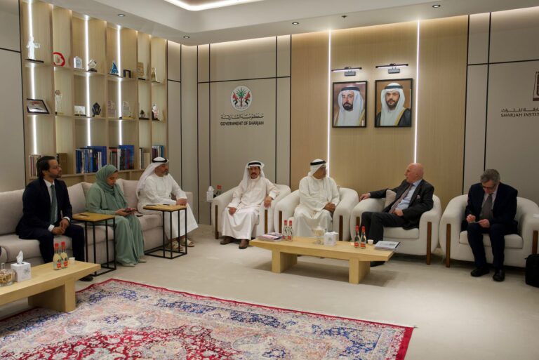 الشارقة-للتراث-يبحث-تعزيز-التعاون-مع-“أرس-للمكتبات”-الأمريكية