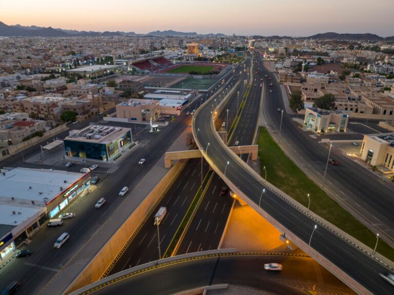 27-مشروع-صيانة-وسفلتة-تعزّز-شبكة-طرق-حائل