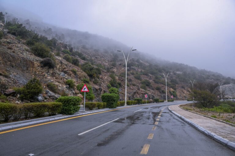 أمطار-غزيرة-وسيول-على-الأفلاج