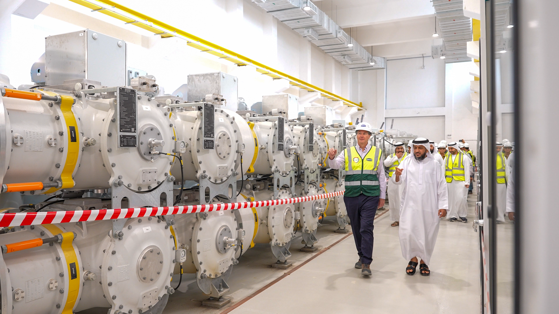 كهرباء-الشارقة-تنجز-8-محطات-نقل-وتوزيع-وتواصل-العمل-في-15-مشروعًا-إضافيًا