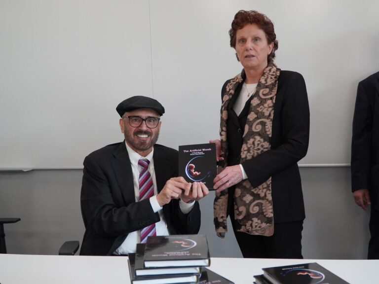 جامعة-“لوغانو”-السويسرية-تحتضن-توقيع-كتاب-“الرحم-الاصطناعي”-لـ”جمال-السويدي”