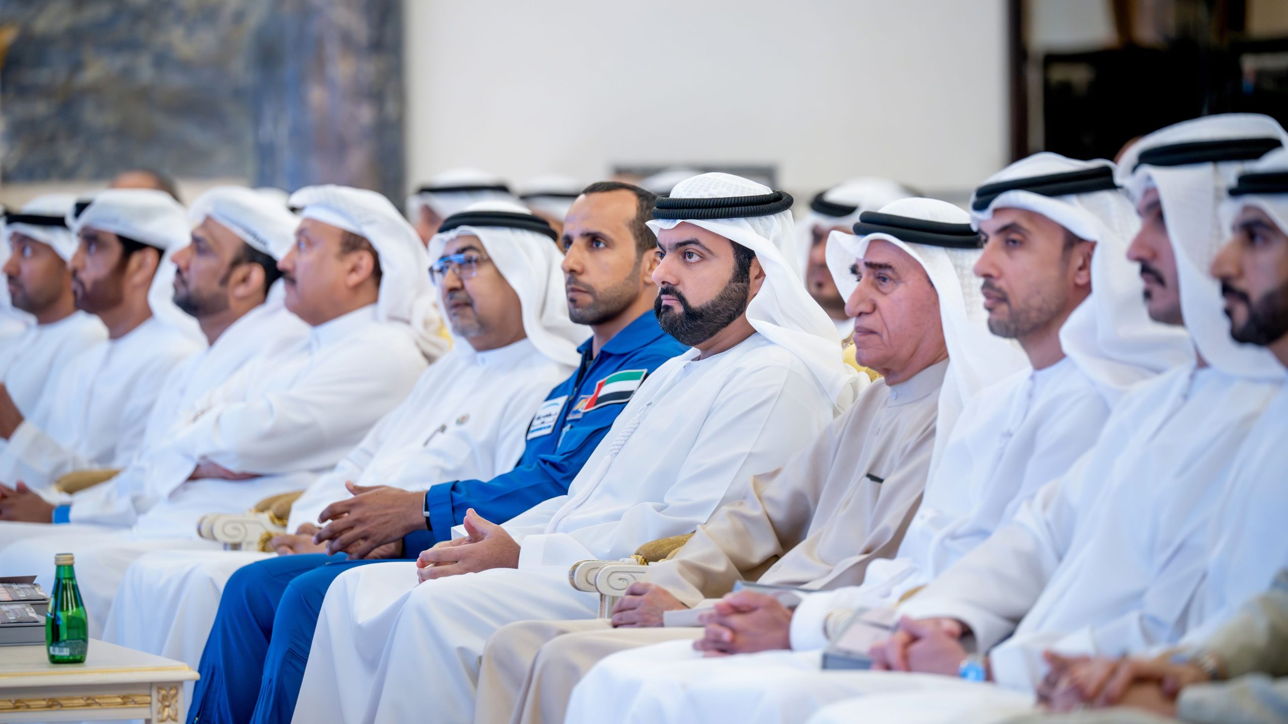 محمد-الشرقي-يشهد-محاضرة-“سباق-الذكاء-الاصطناعي:-من-الشريحة-الضوئية-إلى-القوة-الاقتصادية”