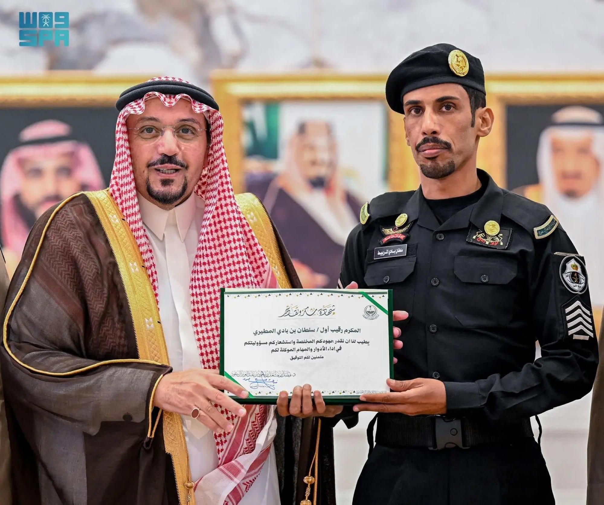 تكريم-رجل-أمن-لإنقاذه-حياة-آخرين-في-حريق-عنيزة