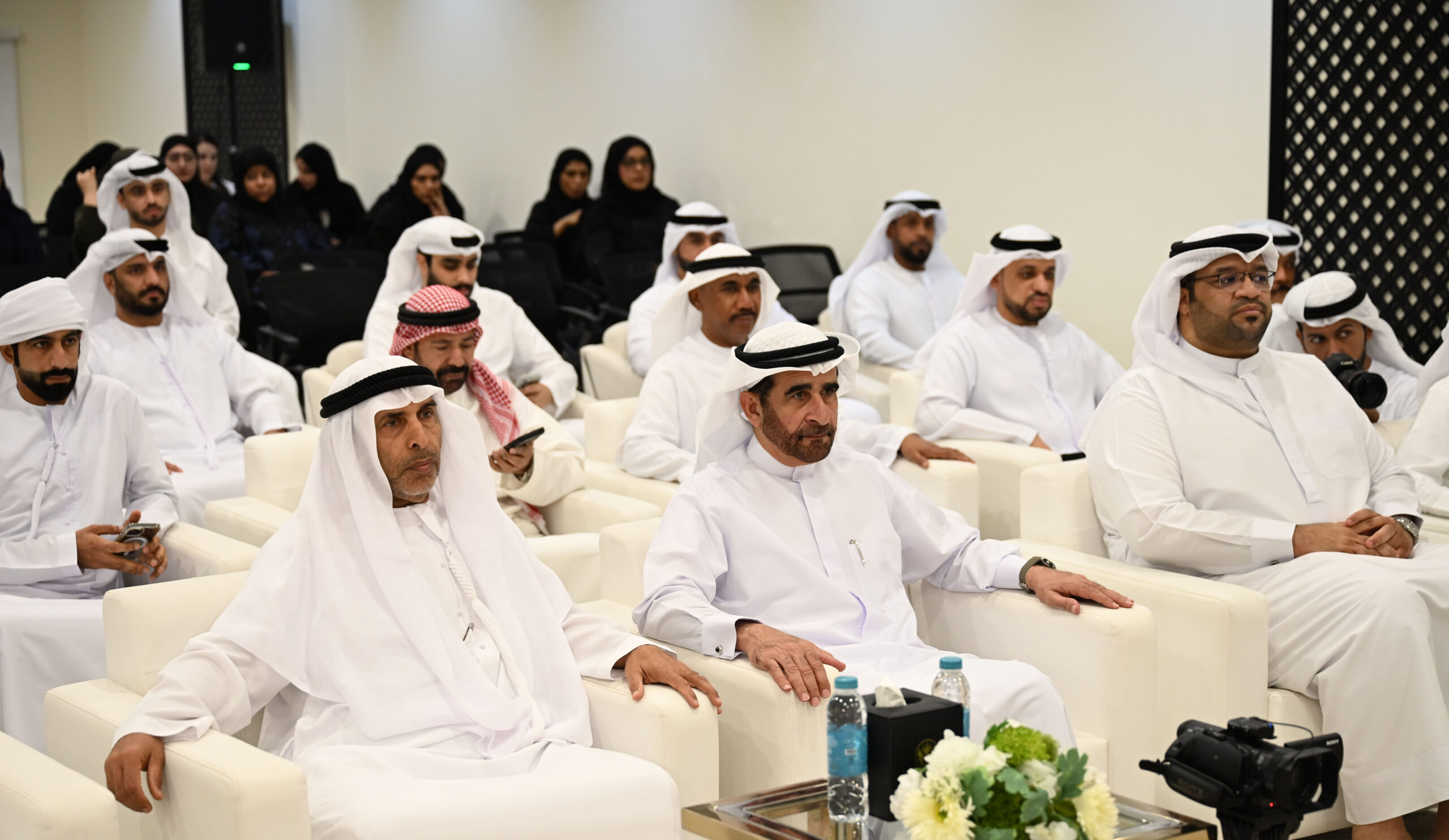 مجلس-كلباء-الأدبي-ينظم-جلسة-حوارية-بعنوان”ضوء-القصيد”