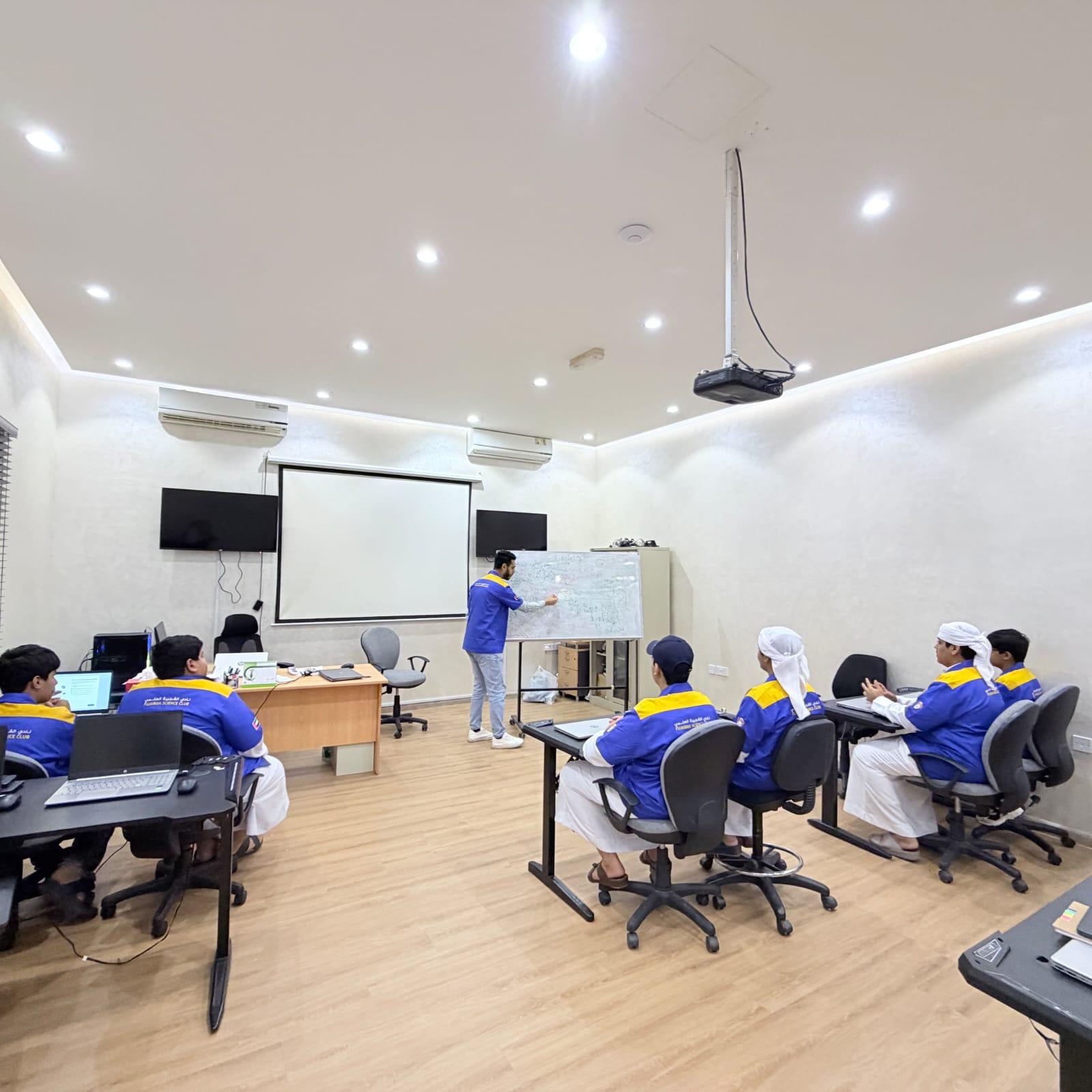 “الفجيرة-العلمي”-يستقطب-المواهب-المتميزة-ويصقل-مهاراتها