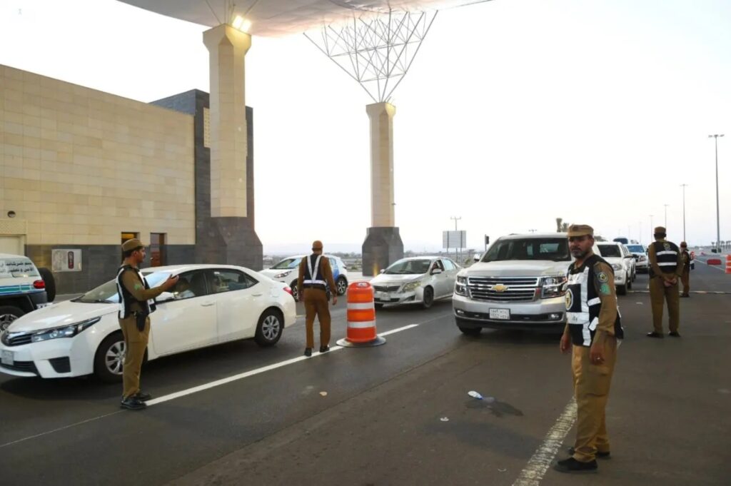 منع دخول مكة لحاملي التأشيرات كافة يدخل حيز التنفيذ