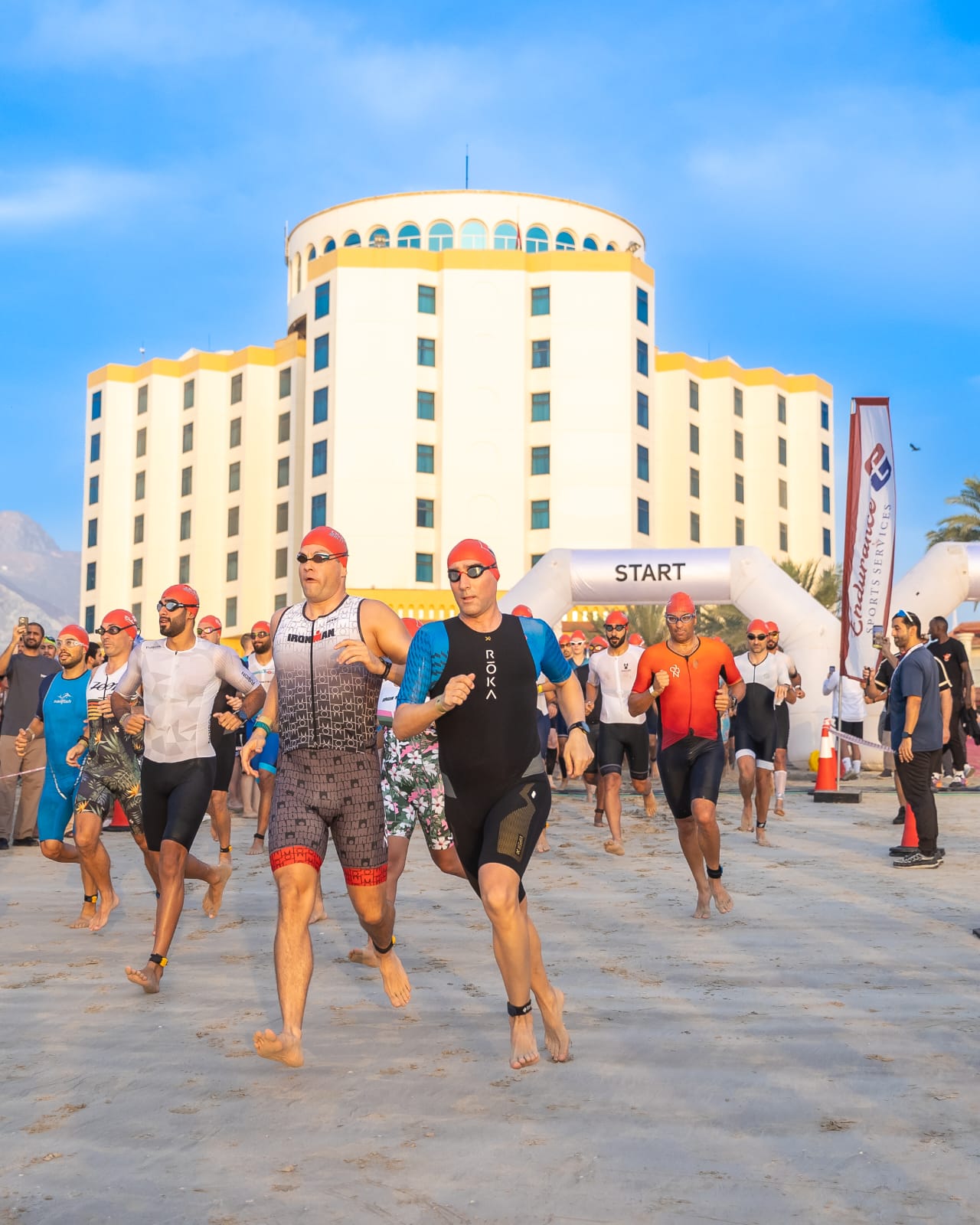 400-رياضي-يشاركون-في-“ترايثلون-أوشيانيك-خورفكان”