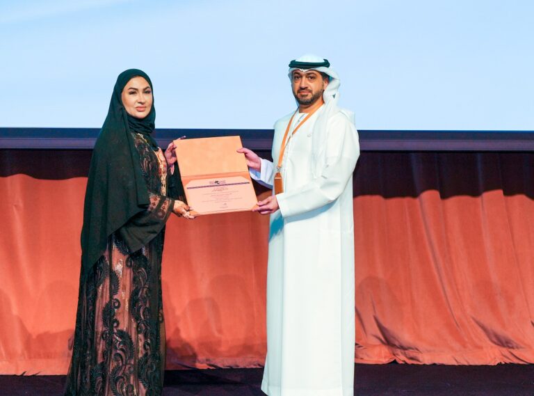 الأرشيف-والمكتبة-الوطنية-ينظم-احتفالية-بمبادرة-“فخورين-بالإمارات”