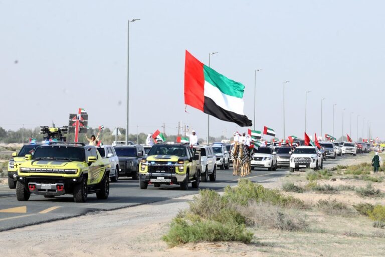 نسائية-دبي-تنظم-مسيرة-تعبيرا-عن-قيم-الانتماء-الوطني-والتلاحم-المجتمعي