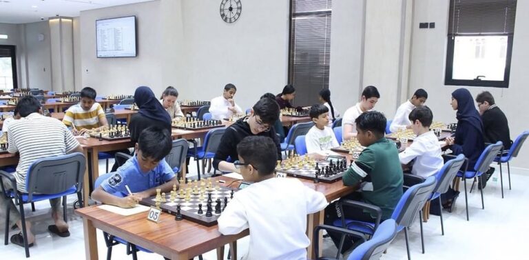 انطلاق-بطولة-“النقلة-الأخيرة”-للشطرنج-في-الفجيرة-بمشاركة-واسعة