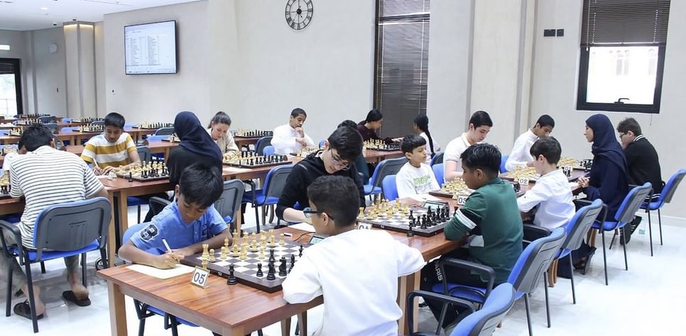 انطلاق-بطولة-“النقلة-الأخيرة”-للشطرنج-في-الفجيرة-بمشاركة-واسعة