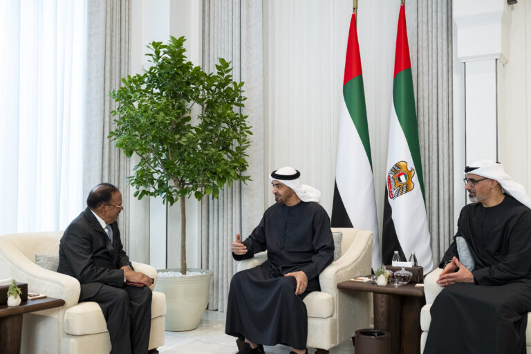 رئيس-الدولة-يستقبل-مستشار-الأمن-الوطني-في-الهند