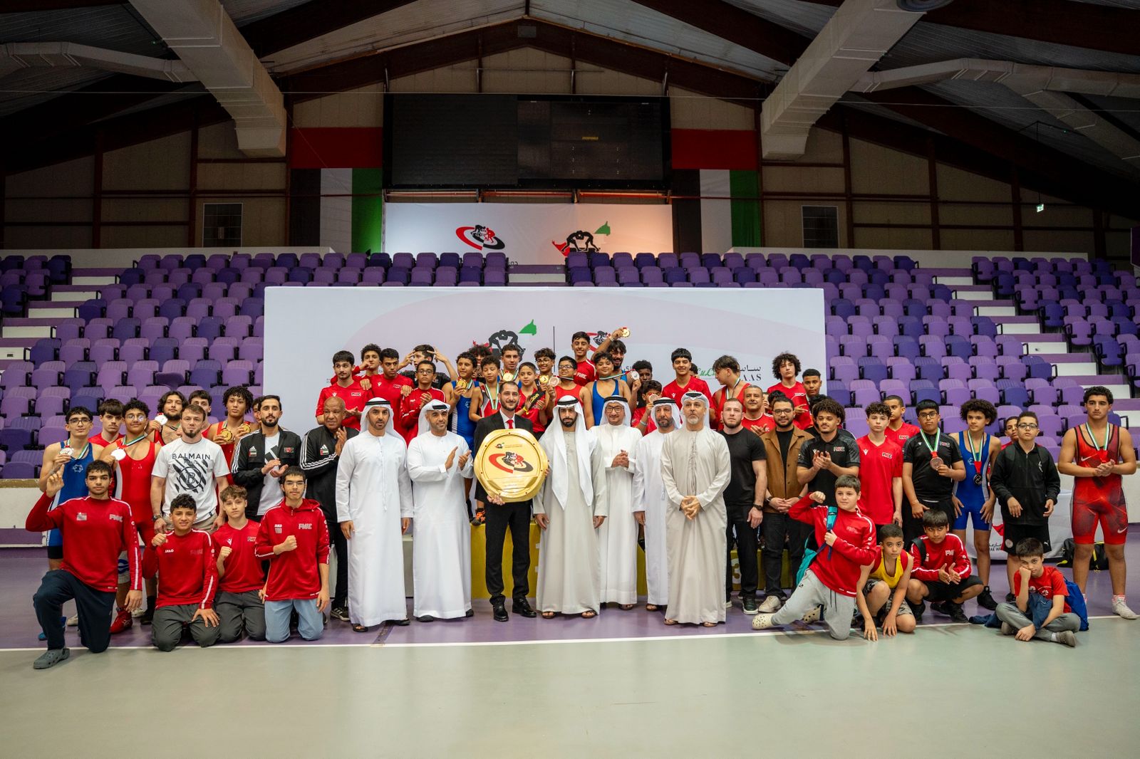 «الفجيرة-للفنون-القتالية»-يتوج-بطلاً-لدوري-المصارعة