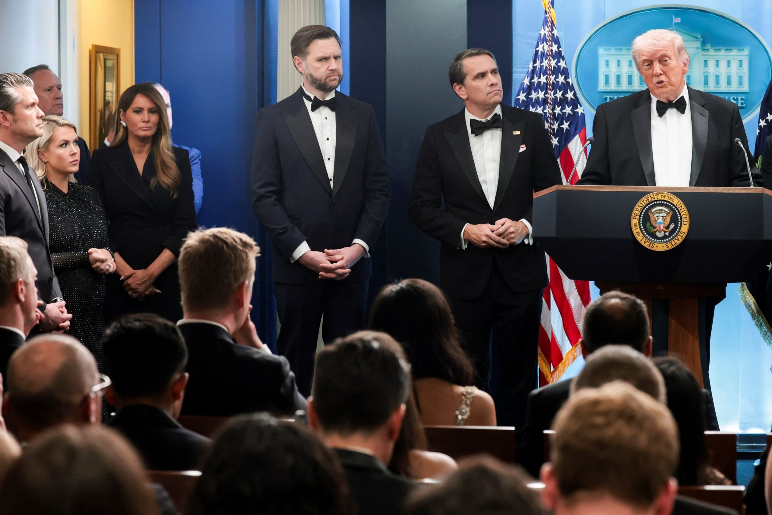 ترامب-يصف-المشتبه-بإطلاق-النار-خلال-حفل-العشاء-بأنه-“ذئب-منفرد”